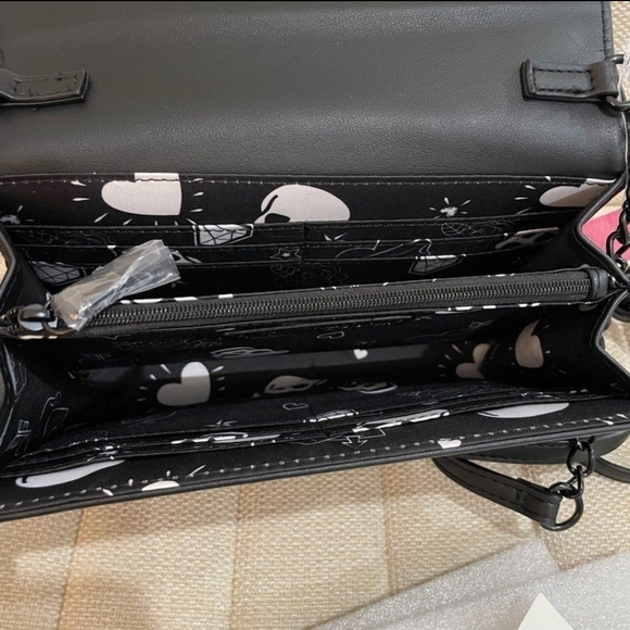 1 left!!! NEW Betsey Johnson Black spider bats haloween Crossbody bag - Picture 4 of 6